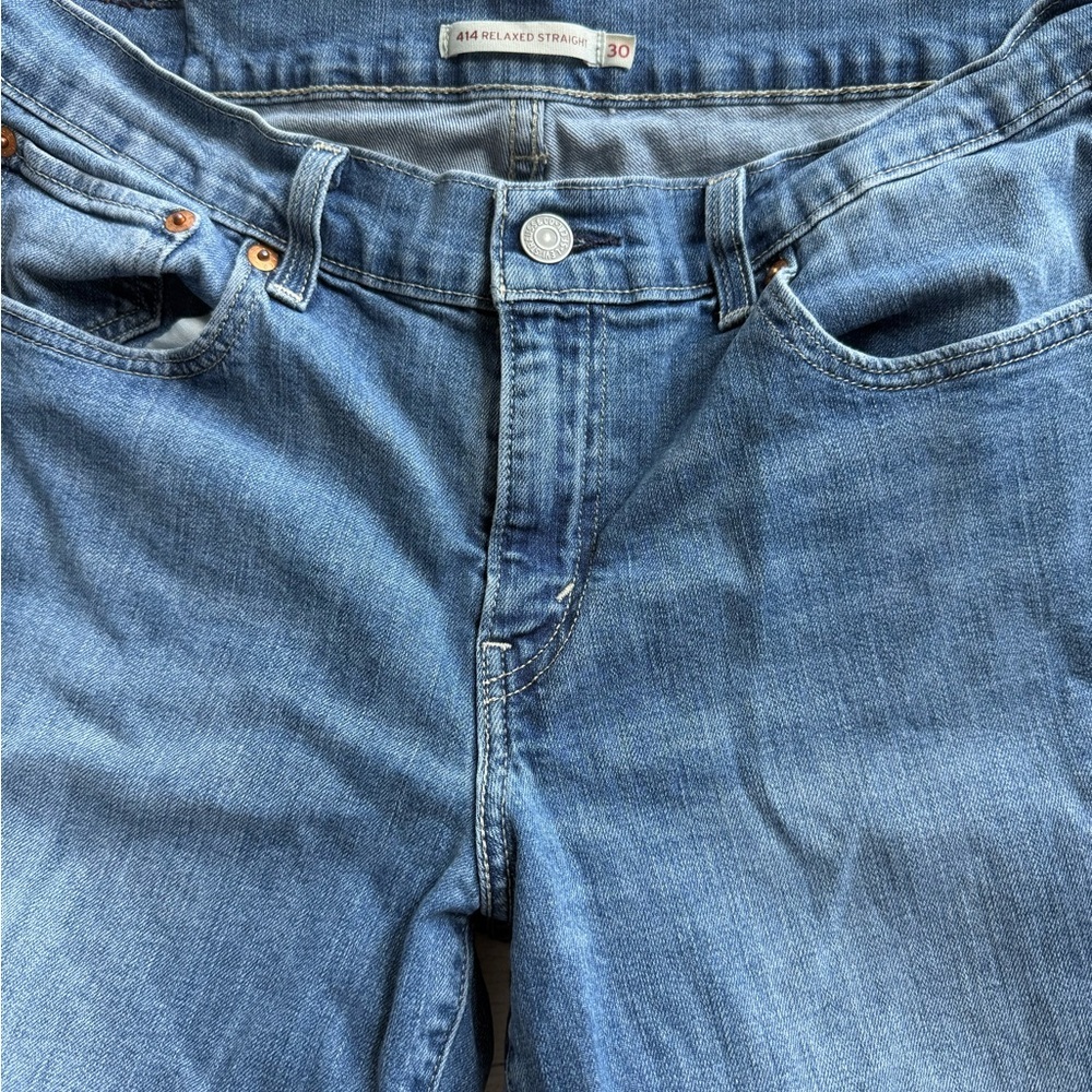Levi's Women's Straight Leg Jeans in Classic Blue - Picture 2 of 9